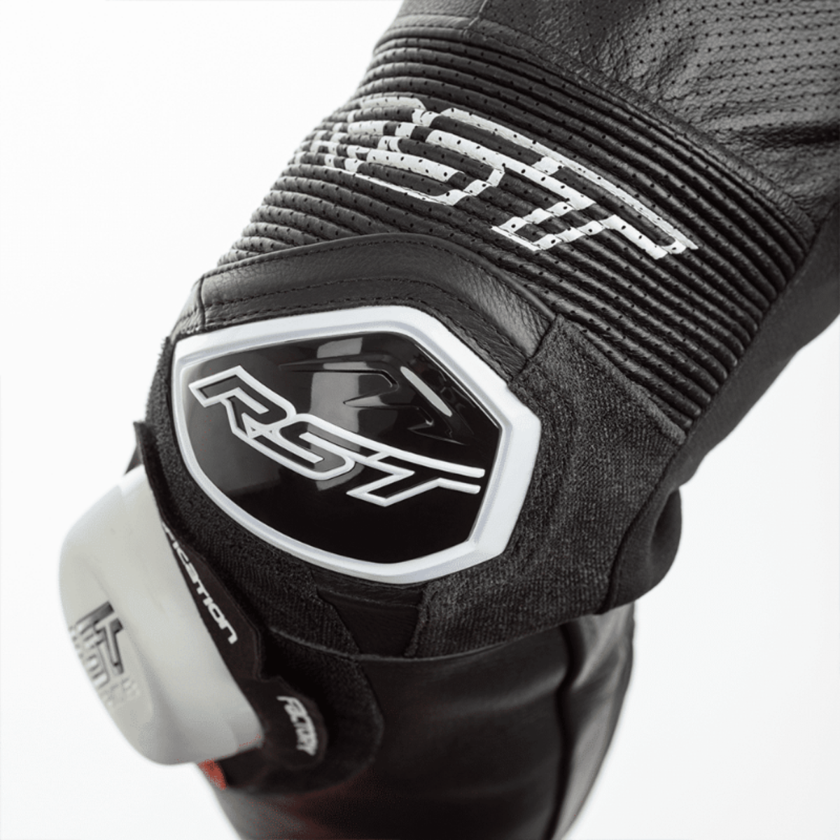 combinaison-rst-cuirpodiumairbag-zoomgenou-blanc-15072024
