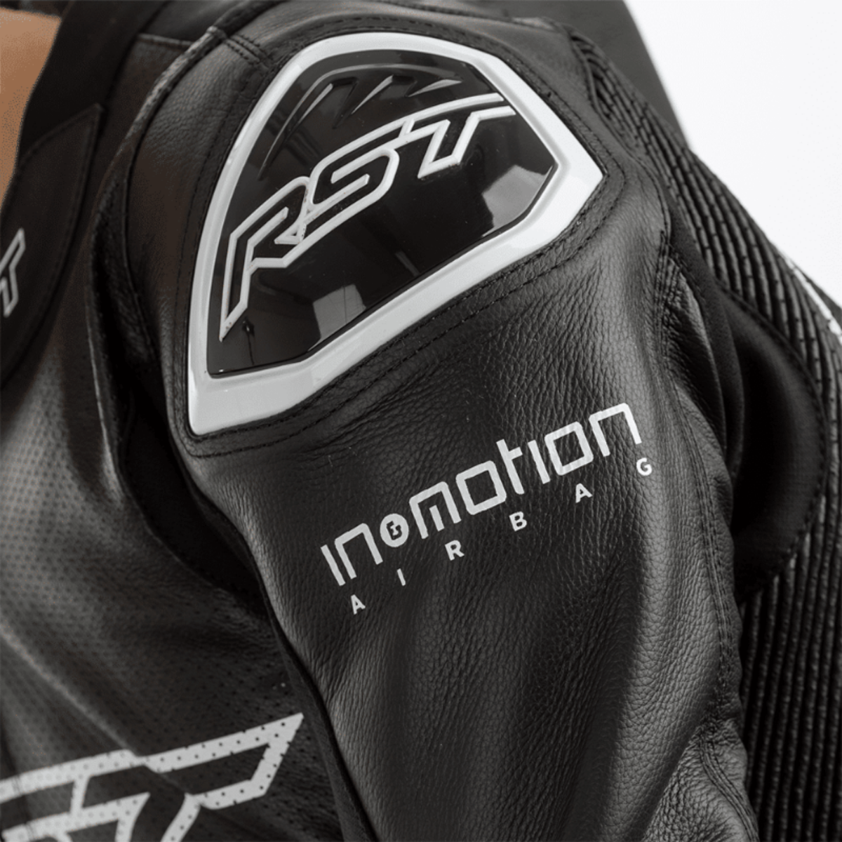 combinaison-rst-cuirracedeptv4.1airbag-zoomepaulecote-15072024