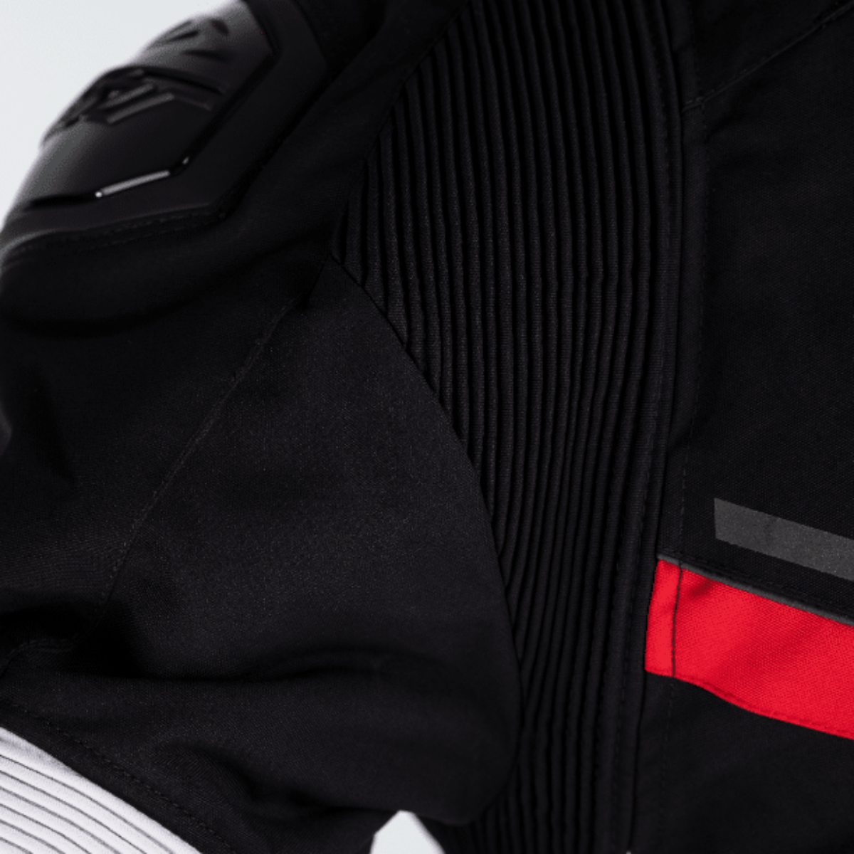 veste-rst-textilesabreairbag-zoombras2-rouge-15072024