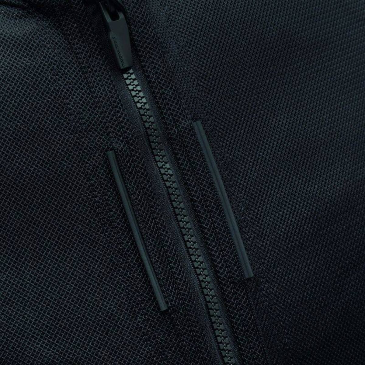 gilet-tucanourbano-airscudmesh-fermeturezoom-15072024