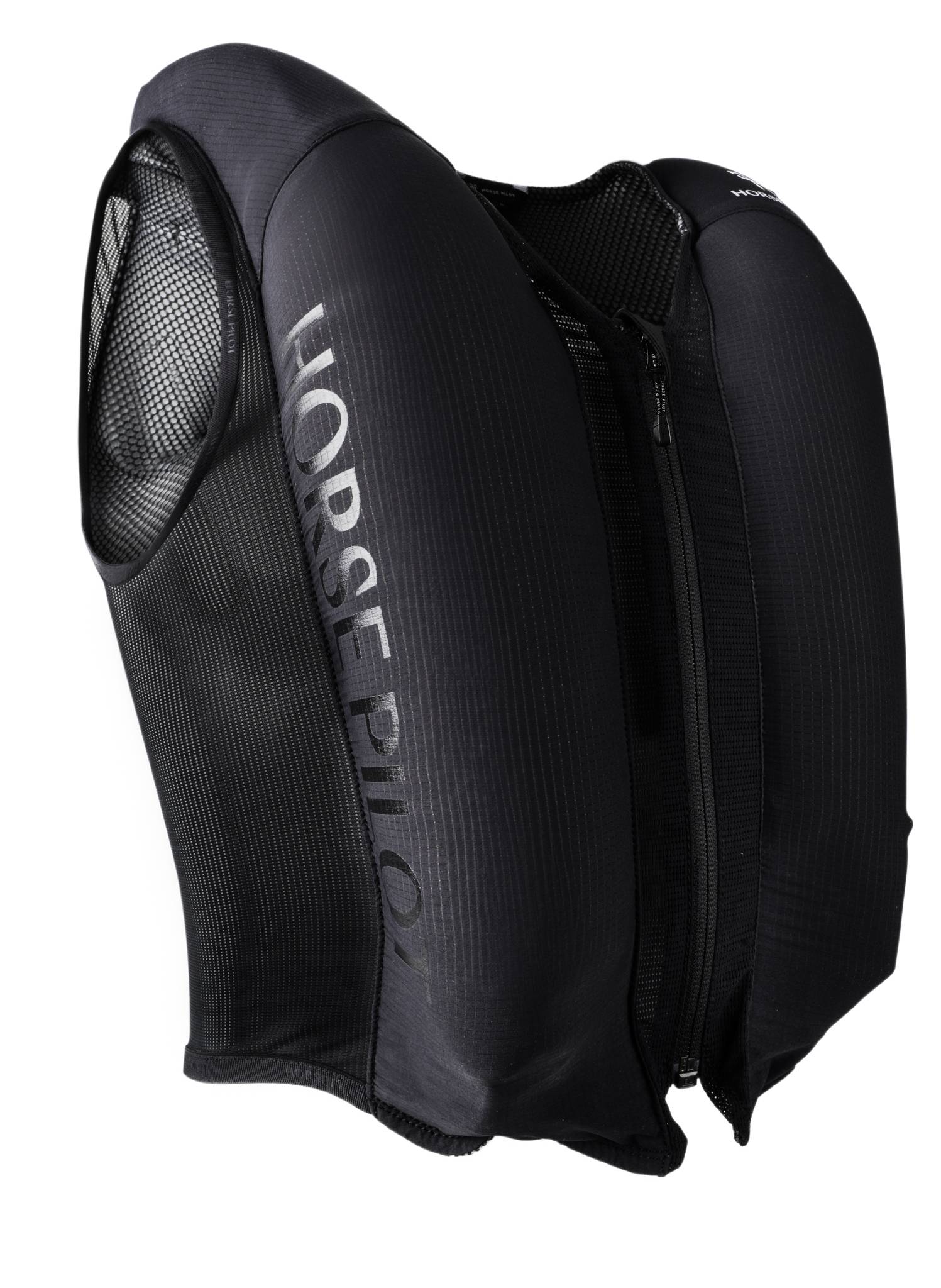 horse-pilot-produit-gonfle_ Gilet airbag équestre Horse Pilot noir gonflé, vue de trois quarts.